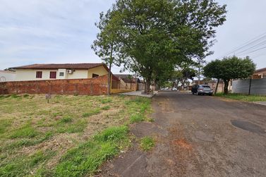 Terreno &agrave; venda - 330m&sup2; - Parque San Remo
