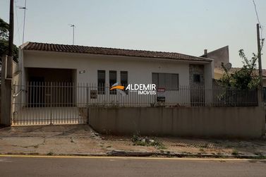 Casa &agrave; venda - 99m&sup2; - Zona 2 A