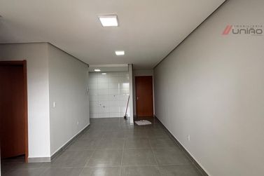 Apartamento para alugar - 77m&sup2; - Zona VII