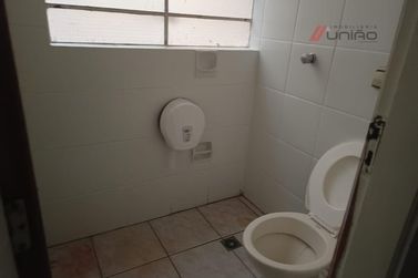 Sal&atilde;o Comercial para alugar - 245m&sup2; - Centro