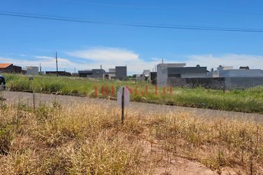 Terreno &agrave; venda - 136m&sup2; - JARDIM PIMENTEL