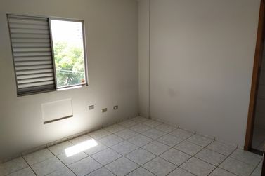 Apartamento para alugar - 95m&sup2; - ZONA III