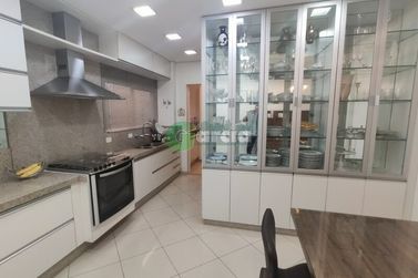 Apartamento &agrave; venda - 131m&sup2; - Zona I