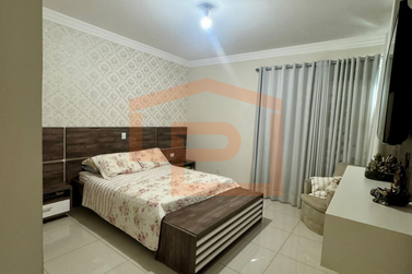 Casa &agrave; venda - 214m&sup2; - Jardim Tamoio