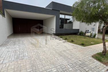 Casa &agrave; venda - 226m&sup2; - Portal das &Aacute;guas