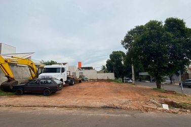 Terreno &agrave; venda - 375m&sup2; - Jardim Colibri