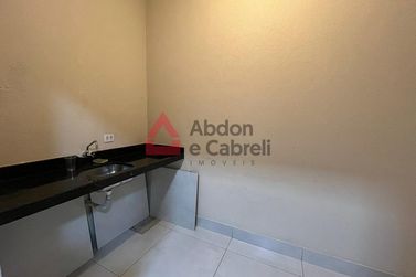 Sal&atilde;o Comercial para alugar - 800m&sup2; - Zona III