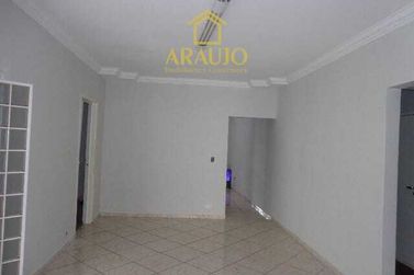 Casa para alugar - 380m&sup2; - Zona I