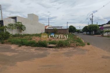 Terreno &agrave; venda - 222m&sup2; - Jardim Soluar