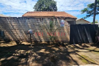 Casa &agrave; venda - 75m&sup2; - CONJUNTO RESIDENCIAL CORREGO LONGE