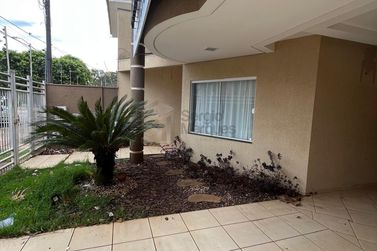 Sobrado &agrave; venda - 247m&sup2; - Zona VI