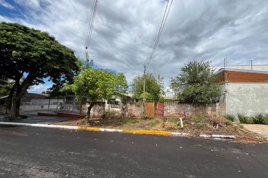 Terreno &agrave; venda - 262m&sup2; - Zona III
