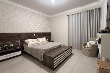 Casa &agrave; venda - 360m&sup2; - Jardim Tamoio