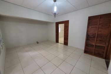 Casa para alugar - 324m&sup2; - Zona I