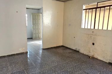 Casa &agrave; venda - 84m&sup2; - CONJUNTO RESIDENCIAL VINTE E SEIS D