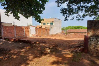 Terreno &agrave; venda - 525m&sup2; - Zona VI