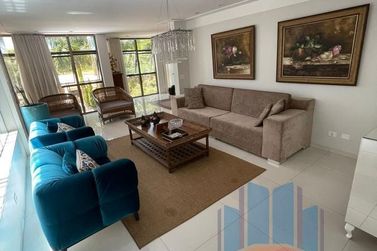 Casa &agrave; venda - 735m&sup2; - Zona Armaz&eacute;m