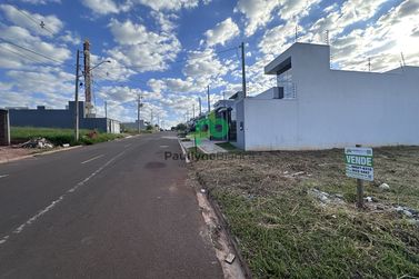 Terreno &agrave; venda - 182m&sup2; - Portugu&ecirc;s