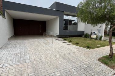 Casa &agrave; venda - 226m&sup2; - Portal das &Aacute;guas