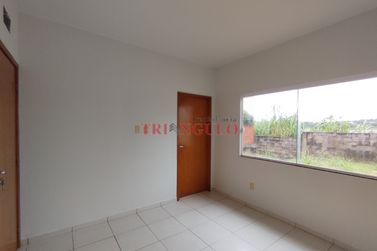 Casa para alugar - 590m&sup2; - ZONA VI
