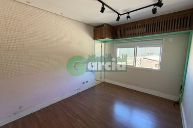 Casa &agrave; venda - 242m&sup2; - ZONA II