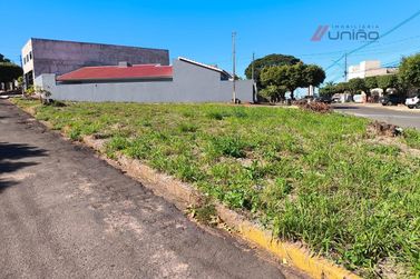 Terreno &agrave; venda - 241m&sup2; - Zona V