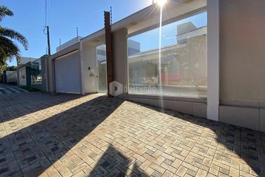 Casa &agrave; venda - 380m&sup2; - Zona I