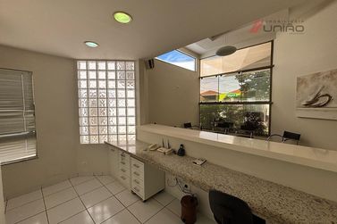 Sal&atilde;o Comercial &agrave; venda - 345m&sup2; - Zona I