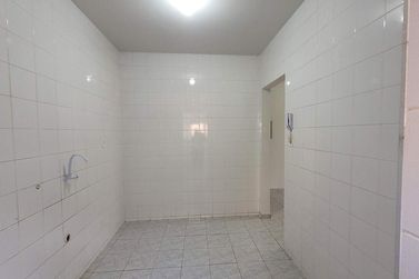Apartamento para alugar - 81m&sup2; - Zona III