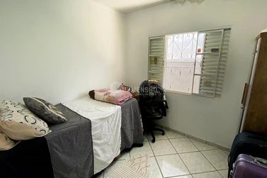 Casa &agrave; venda - 202m&sup2; - Zona Armaz&eacute;m