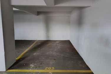 Apartamento para alugar - 68m&sup2; - ZONA III