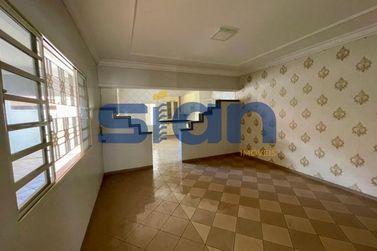 Casa para alugar - 267m&sup2; - Zona II