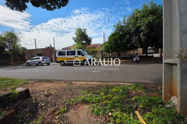 Terreno &agrave; venda - 547m&sup2; - PRA&Ccedil;A TIRADENTES
