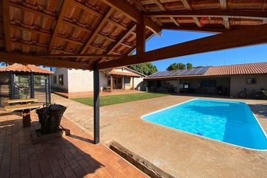 Casa &agrave; venda - 420m&sup2; - Zona I-a