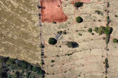 Ch&aacute;cara &agrave; venda - 20m&sup2; - Loteamento de Ch&aacute;caras - Menino Enzo