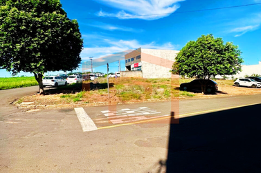 Terreno &agrave; venda - 880m&sup2; - Parque Bandeirantes