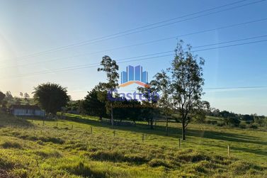 Ch&aacute;cara &agrave; venda - 4m&sup2; - Serra dos Dourados