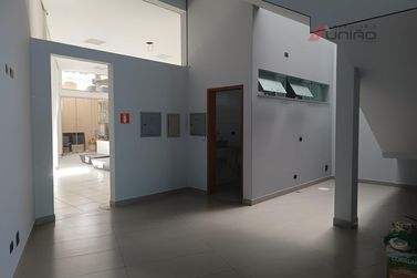 Sal&atilde;o Comercial para alugar - 336m&sup2; - Centro