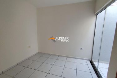 Casa para alugar - 100m&sup2; - Zona 6