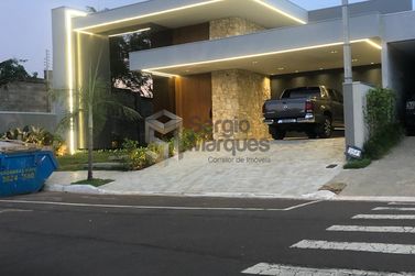 Casa &agrave; venda - 362m&sup2; - Condom&iacute;nio Europark