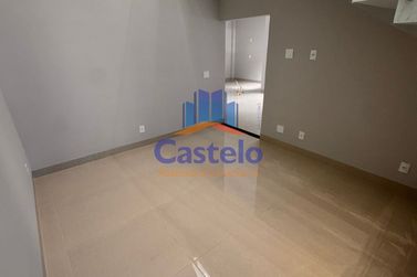 Casa &agrave; venda - 135m&sup2; - ZONA III