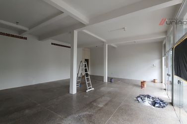 Sal&atilde;o Comercial para alugar - 90m&sup2; - Zona Armazem