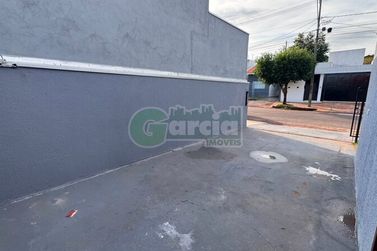 Casa &agrave; venda - 68m&sup2; - Jardim Gar&ccedil;as