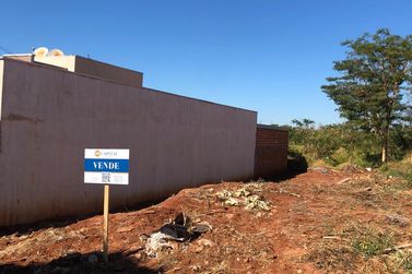 Terreno &agrave; venda - 178m&sup2; - Jardim Acacia