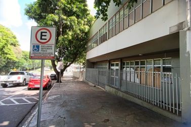 Sal&atilde;o Comercial &agrave; venda - Zona I