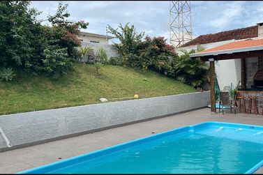 Ch&aacute;cara &agrave; venda - 270m&sup2; - Centro