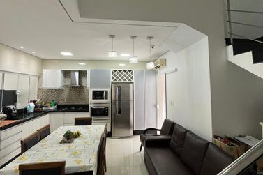 Casa &agrave; venda - 175m&sup2; - Jardim Aratimb&oacute;