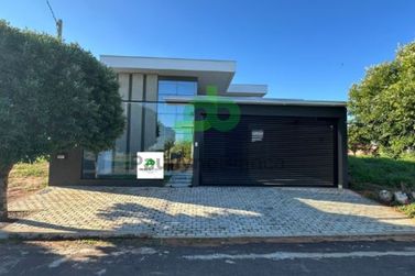 Casa &agrave; venda - 131m&sup2; - Parque Residencial Metropolitano
