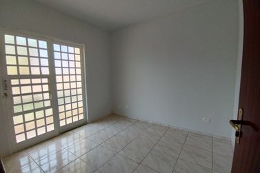 Casa &agrave; venda - 255m&sup2; - ZONA VI