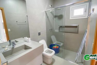 Casa &agrave; venda - 256m&sup2; - -